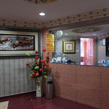 New Wave Hotel Sdn Bhd - Medan Cuevas de Batu Exterior foto