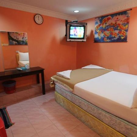 New Wave Hotel Sdn Bhd - Medan Cuevas de Batu Habitación foto